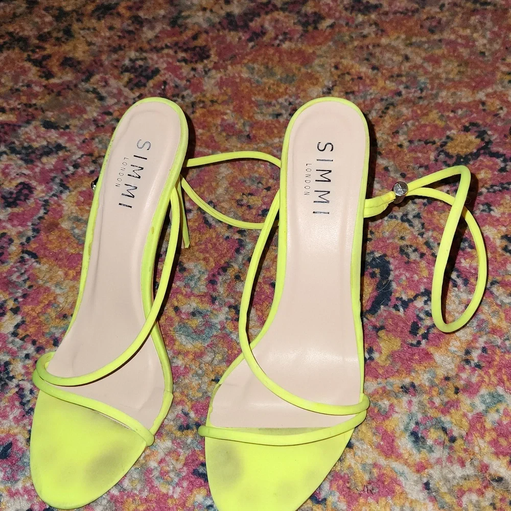 Simmi London Neon Cassie Starppy Heels Size 7
